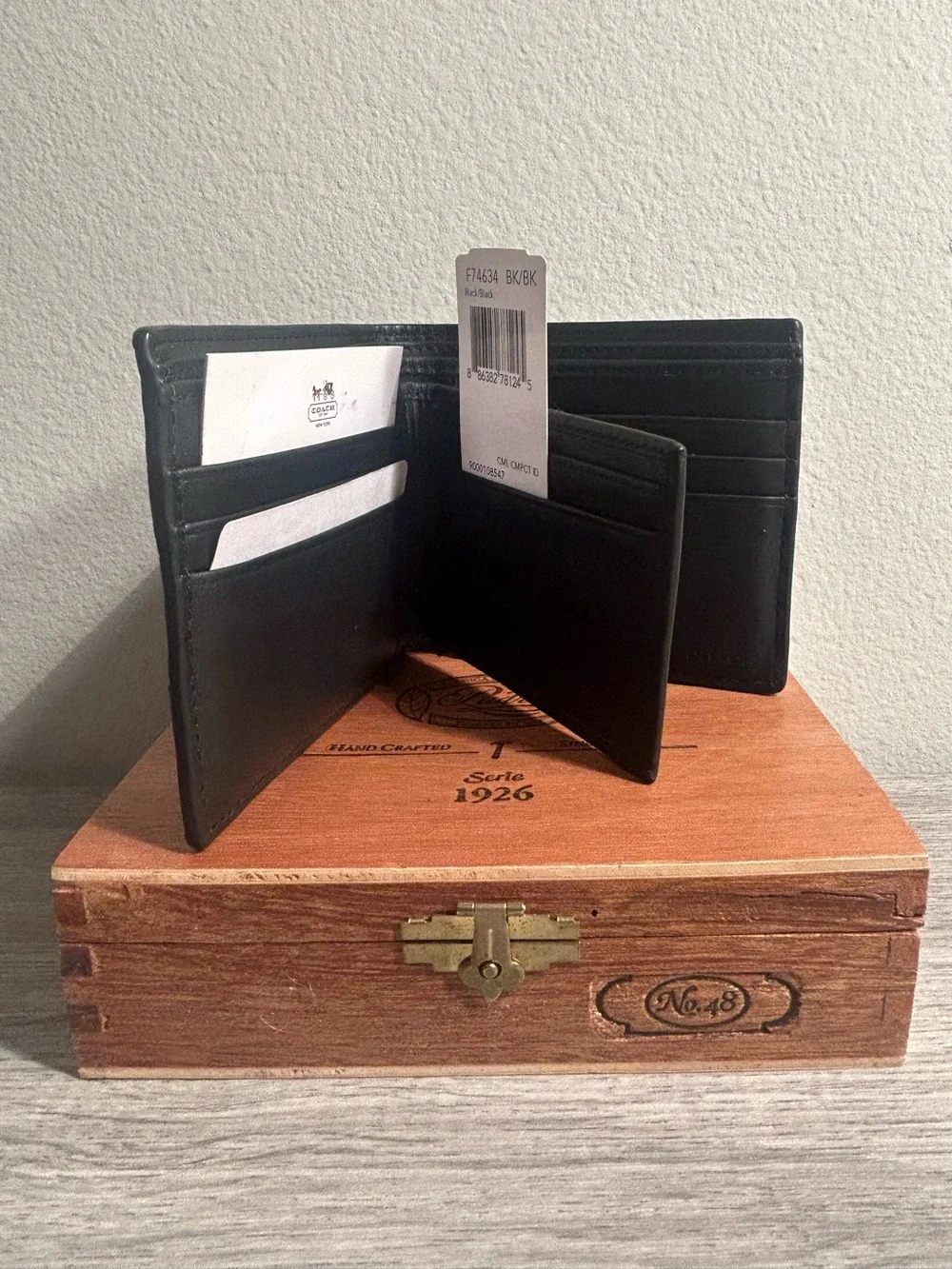 Coach compact id